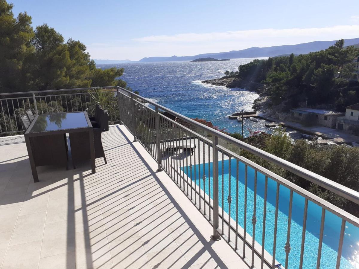 Holiday Hvar Vrbanj Exterior foto